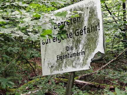Hansen-Haus Schild Gelände