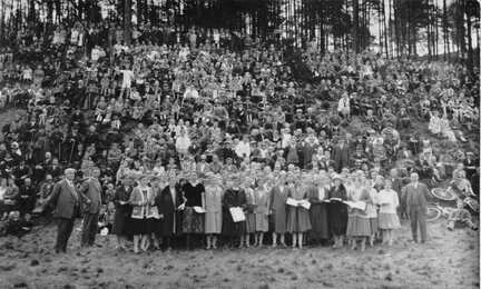 Arbeitergesangverein Hörste an den Rethlager Quellen um 1935