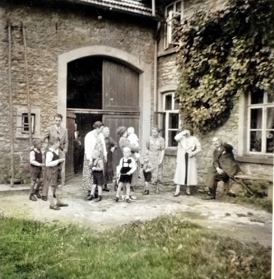 Auf dem Kreuze - Innenhof Haus Kalkreuter 1